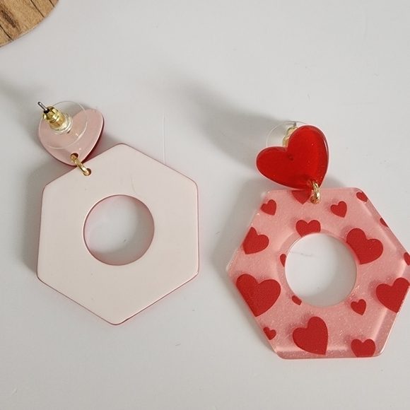 NEW Valentines Heart Pink Red Resin Earring - Picture 6 of 8